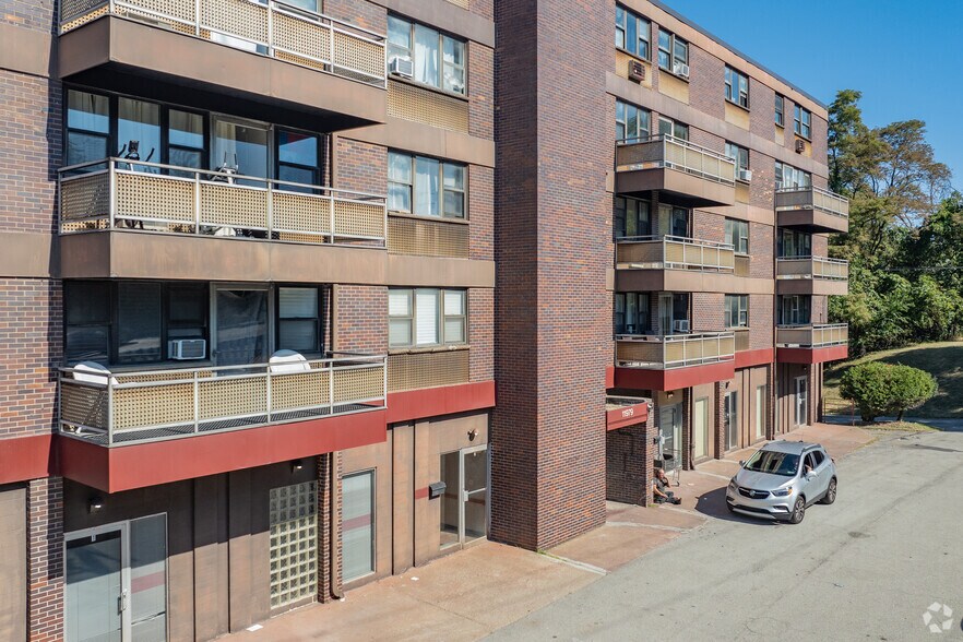 More Photos Of 11979 Frankstown Rd, Penn Hills Apartments For Lease