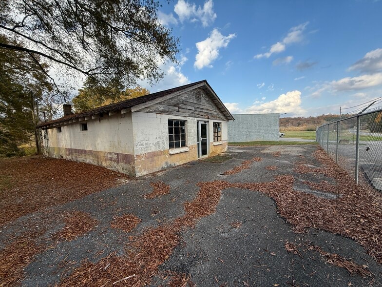 More Photos Of 1350 Lafayette Rd, Rocky Face Specialty For Sale