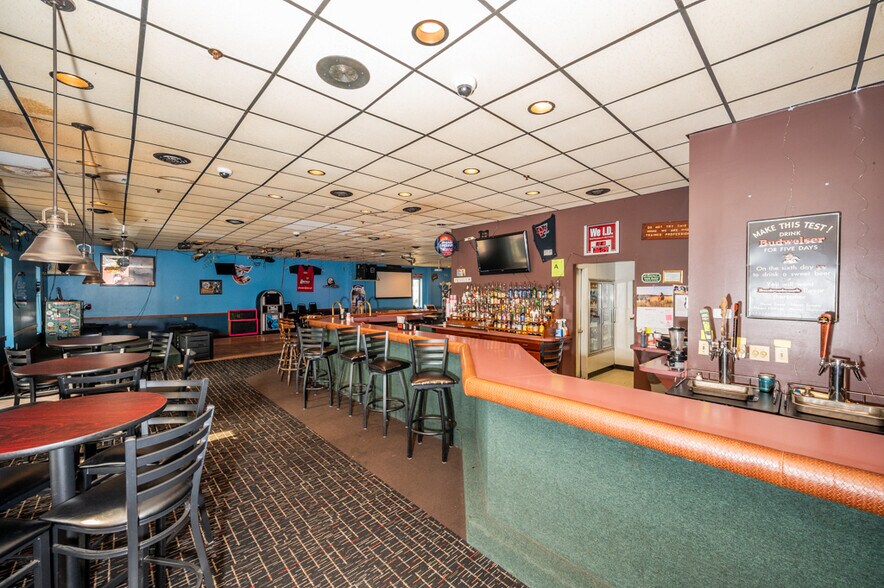 More Photos Of 1849 Gardner Ln NW, Corydon Sports And Entertainment For Sale