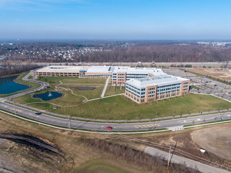 More Photos Of 4900 E Dublin Granville Rd, Columbus Office For Sale