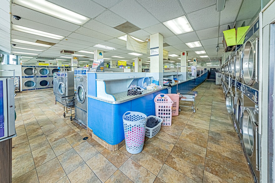 More Photos Of 1756 Pacific Ave, Long Beach Storefront For Sale