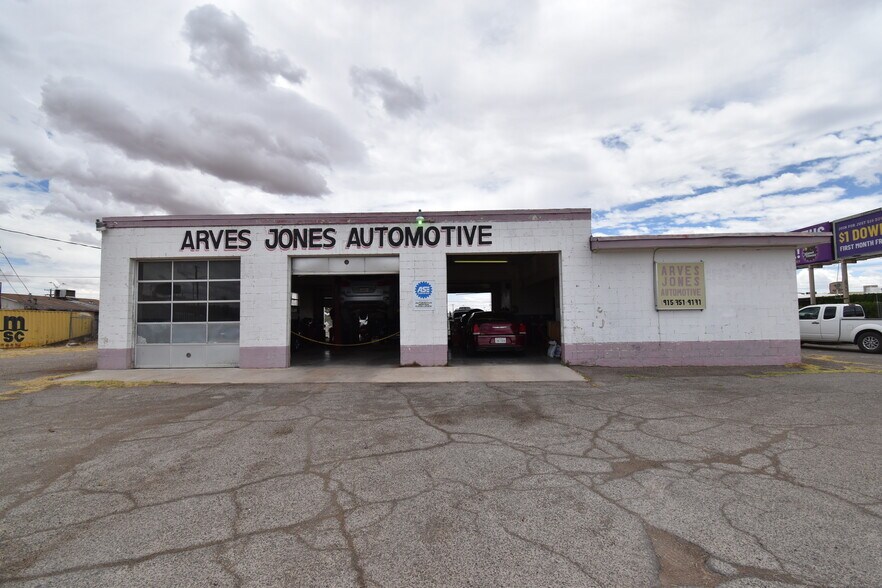 Primary Photo Of 10105 Dyer St, El Paso Auto Repair For Sale