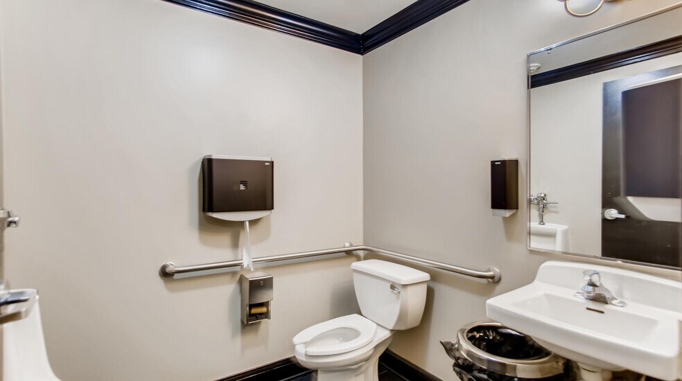 More Photos Of 2 S Main St, Elburn Storefront Retail Residential For Sale