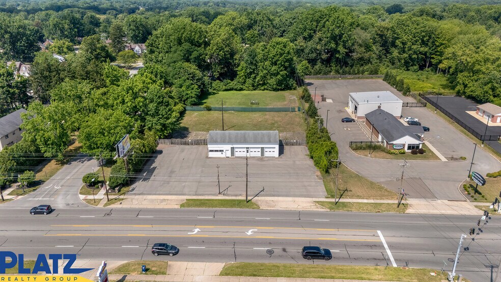 More Photos Of 5720 Market St, Youngstown Auto Repair For Sale
