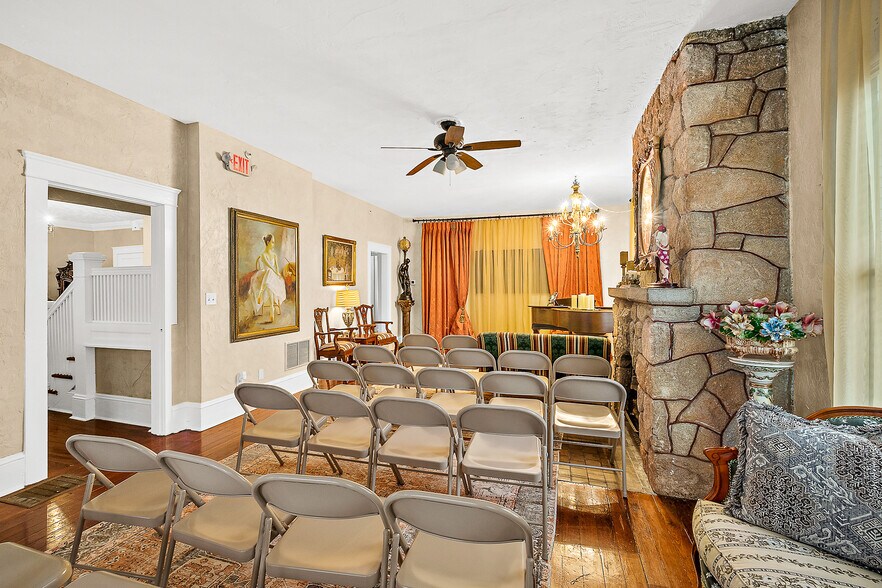 More Photos Of 444 S Beach St, Daytona Beach Hospitality For Sale