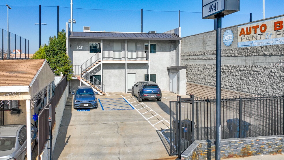 More Photos Of 4941-4945 W Marine Ave, Lawndale Office For Sale