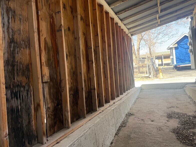 More Photos Of 620 Cherokee St, Leavenworth Storefront Retail Office For Sale