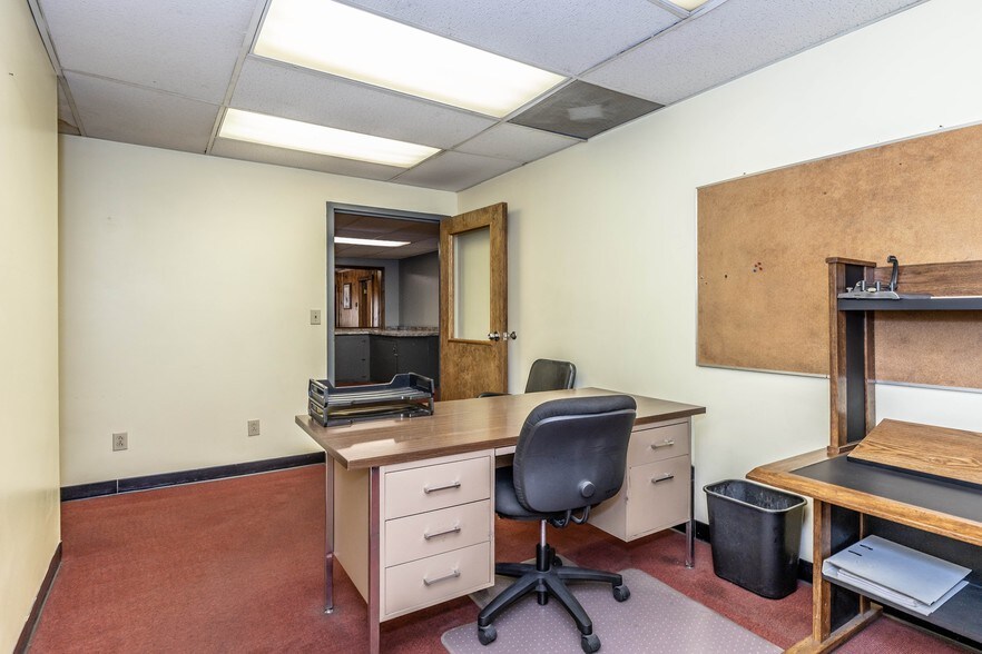 More Photos Of 283 N Main St, Fredericktown Industrial For Sale