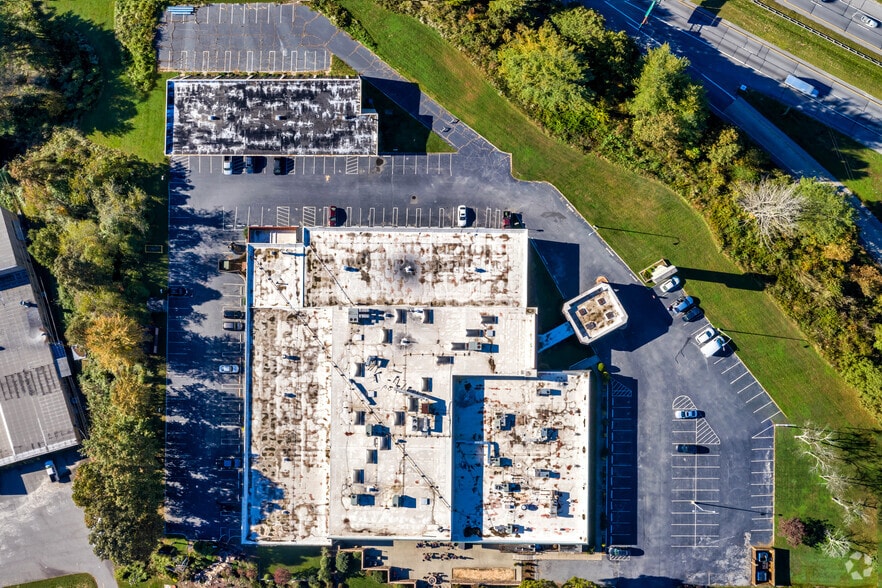 More Photos Of 201 Sugarloaf Rd, Hendersonville Hotel For Sale