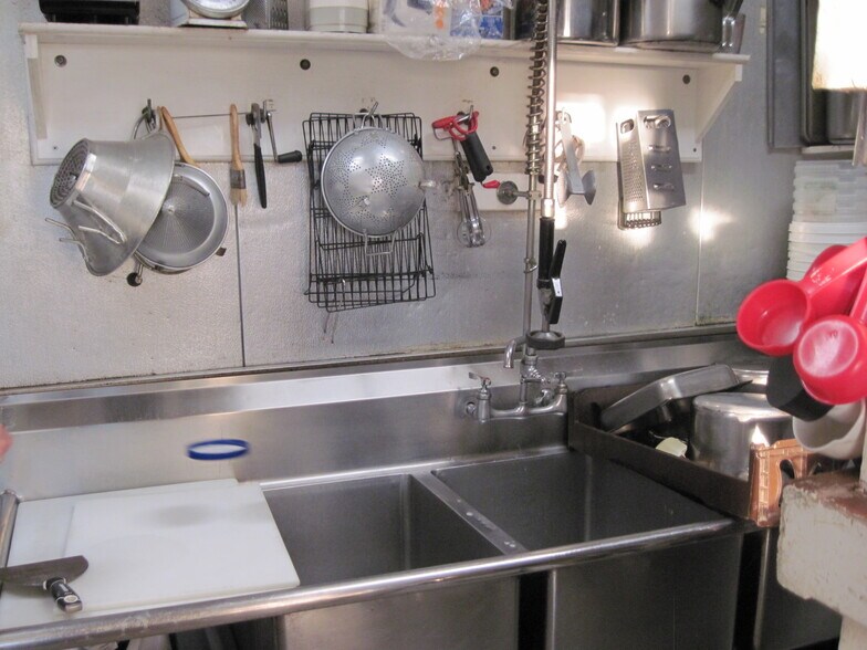 More Photos Of 1910 Washington Valley Rd, Martinsville Storefront Retail Office For Sale