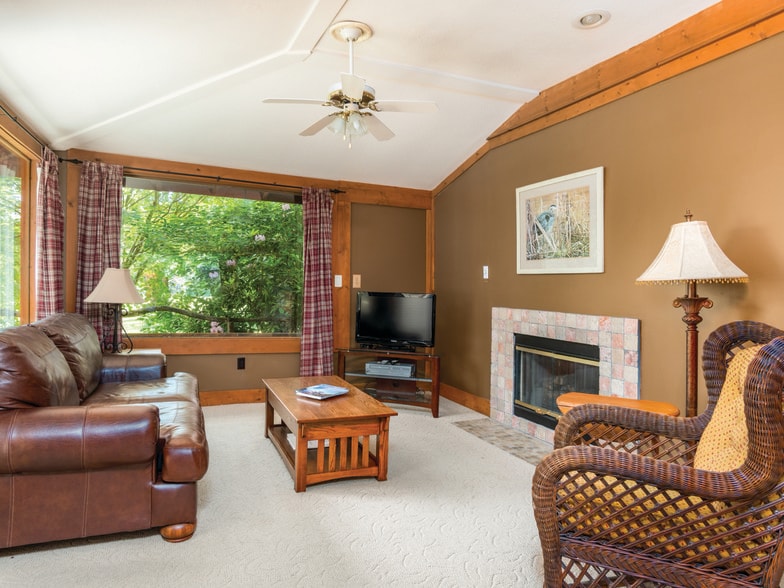 More Photos Of 86 Lily Pad Ln, Flat Rock Hotel For Sale