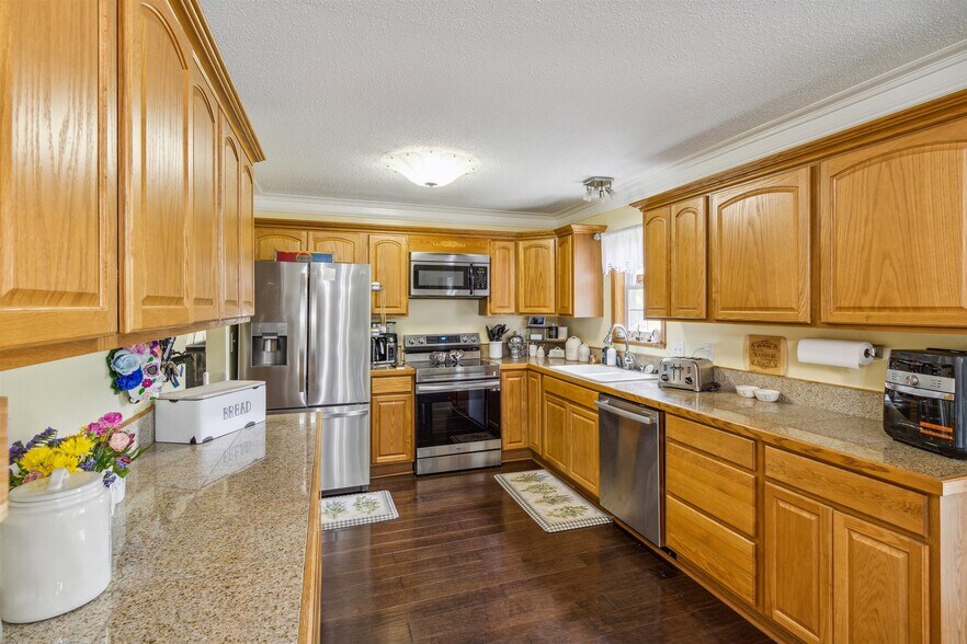 More Photos Of 7010 Frances Rd, Flushing Convenience Store For Sale