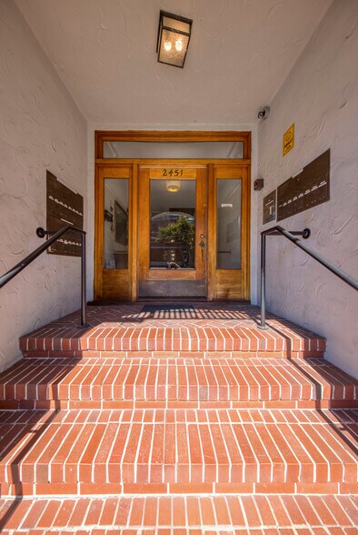 More Photos Of 2451 Le Conte Ave, Berkeley Apartments For Sale