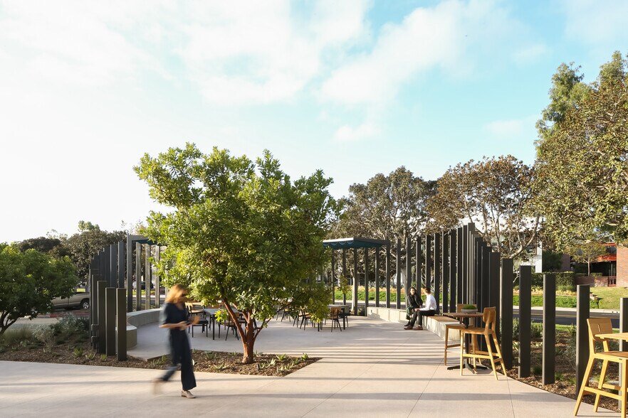 More Photos Of 1500 Quail St, Newport Beach Office For Lease