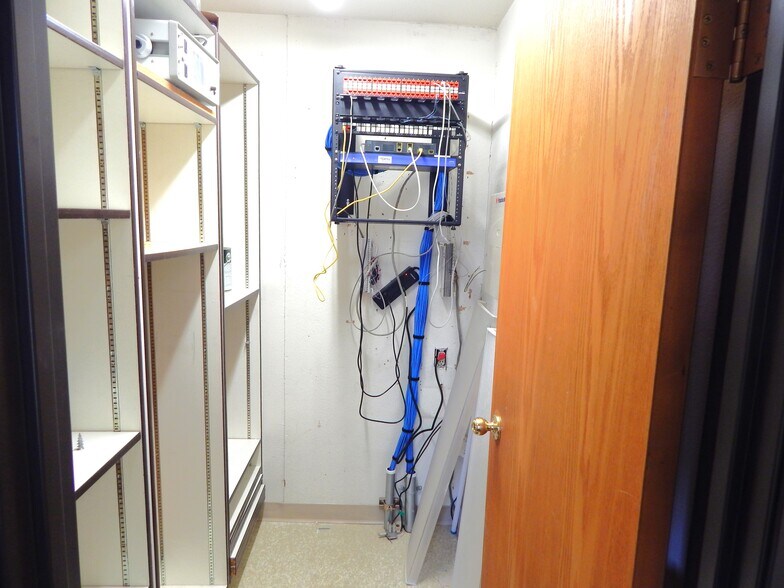 More Photos Of 272 Medical Loop, Roseburg Office For Sale