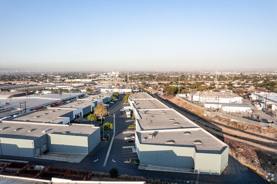 More Photos Of 14900-14918 S Figueroa St, Gardena Warehouse For Lease