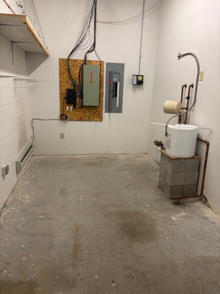 More Photos Of 401 Virginia St, New Meadows General Retail For Sale