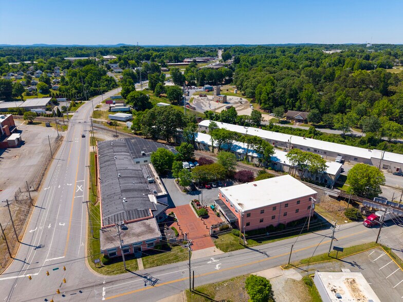 More Photos Of 807 W Ward Ave, High Point Office For Sale