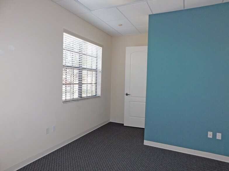 More Photos Of 372-390 N Babcock St, Melbourne Medical For Lease