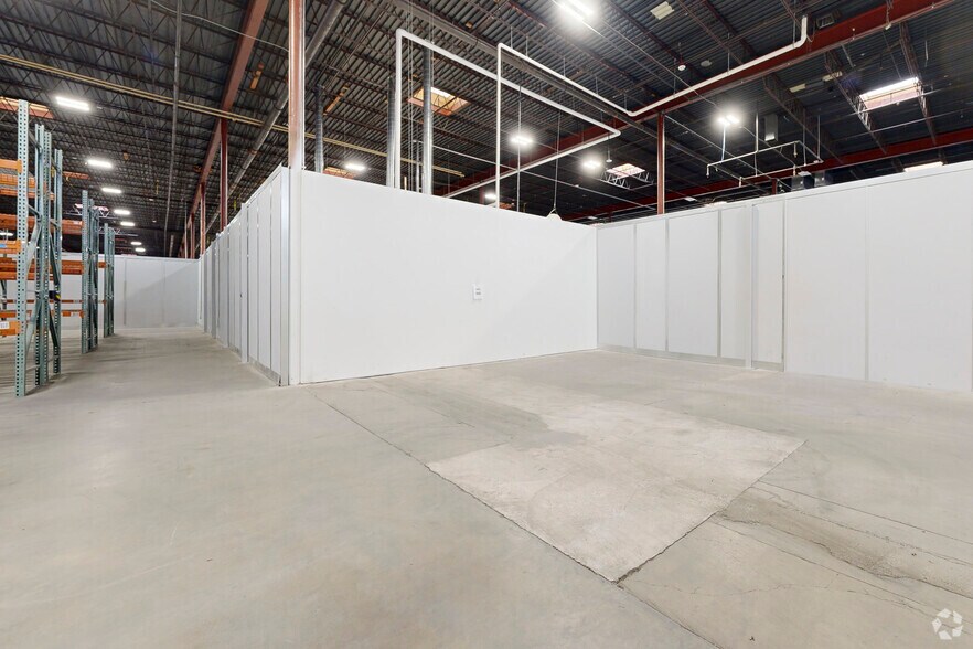 More Photos Of 4800 Dahlia St, Denver Warehouse For Lease