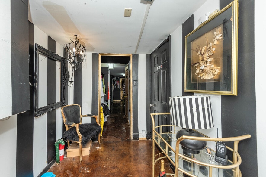 More Photos Of 7231 Harford Rd, Baltimore Storefront Retail Residential For Sale