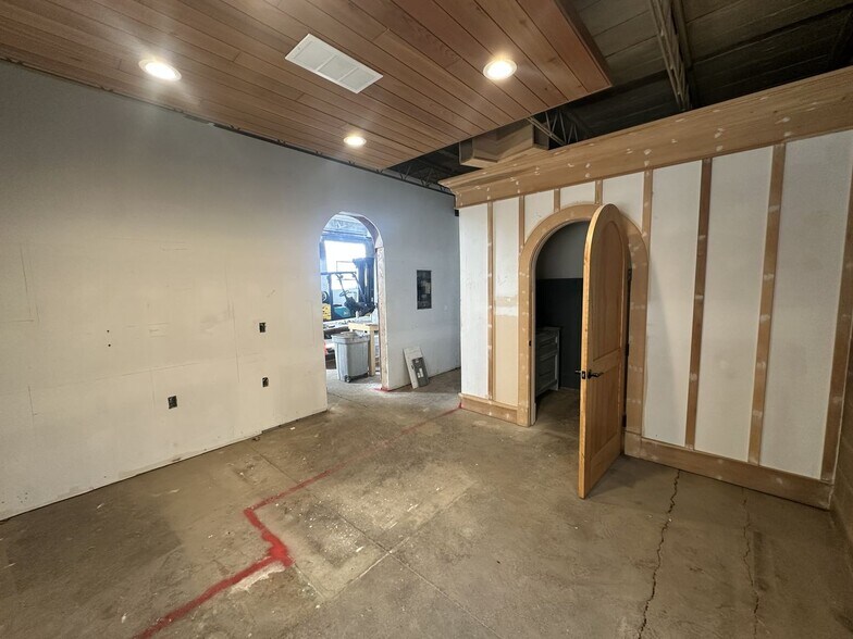 More Photos Of 1959 Sterling Ave NW, Grand Rapids Manufacturing For Lease