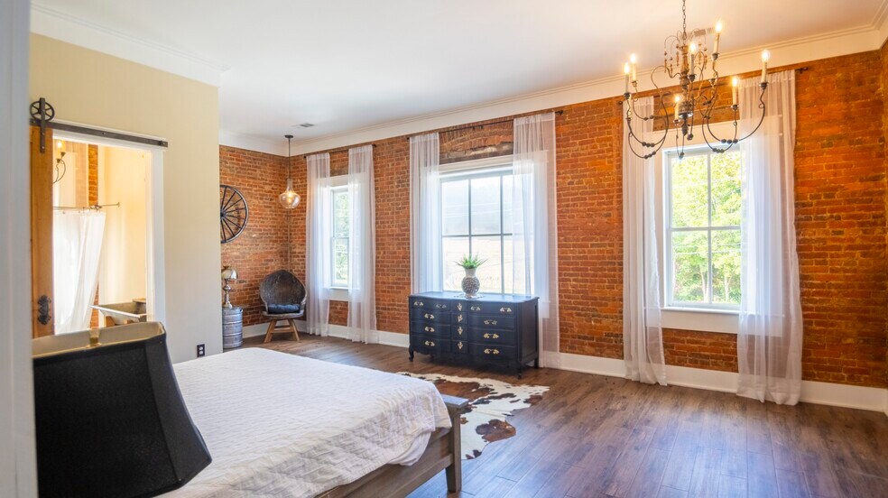 More Photos Of 20 Spring Rd, Molena Storefront For Sale