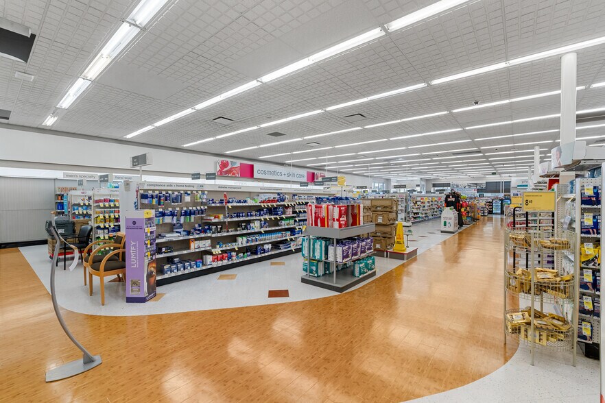 More Photos Of 730 S Lewis St, Metter Drugstore For Sale