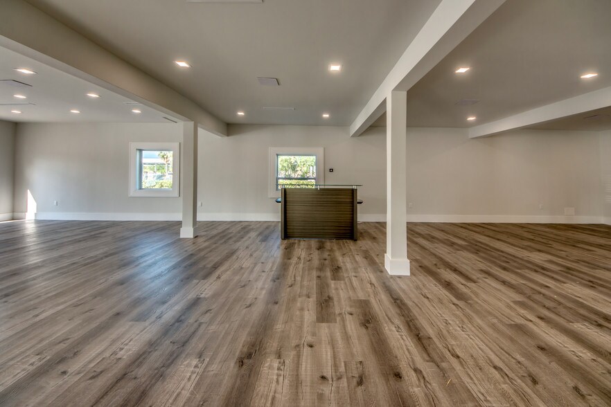 More Photos Of 3015 Tamiami Trl E, Naples Storefront Retail Office For Sale