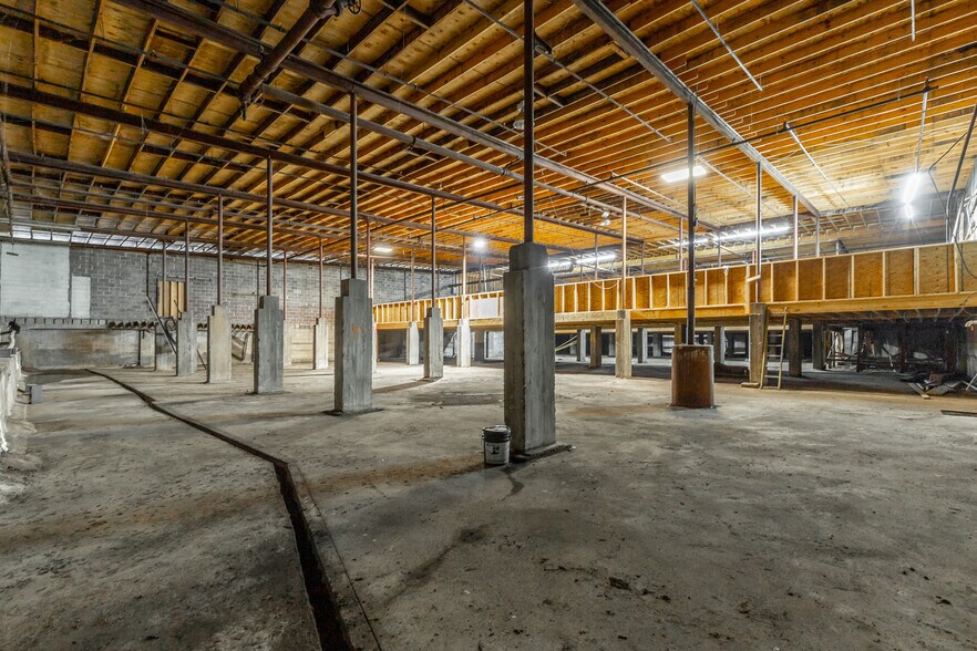 More Photos Of 406 4th Ave, Dalton Manufacturing For Sale