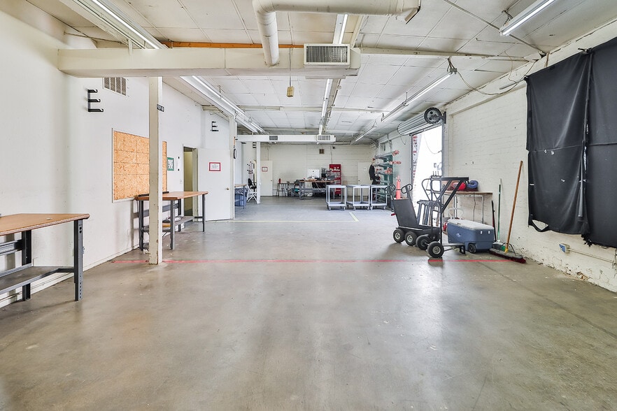 More Photos Of 2101 W Olive Ave, Burbank Warehouse For Sale