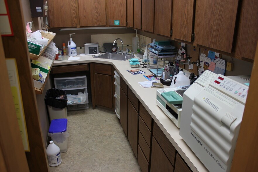 More Photos Of 183 S Bloomingdale Rd, Bloomingdale Medical For Lease