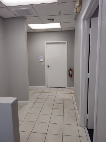 More Photos Of 2721 Vista Pky, West Palm Beach Light Manufacturing For Lease