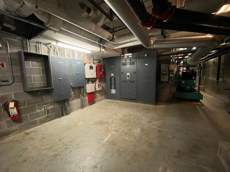 More Photos Of 45 Round Hill Rd, Northampton Office Residential For Sale