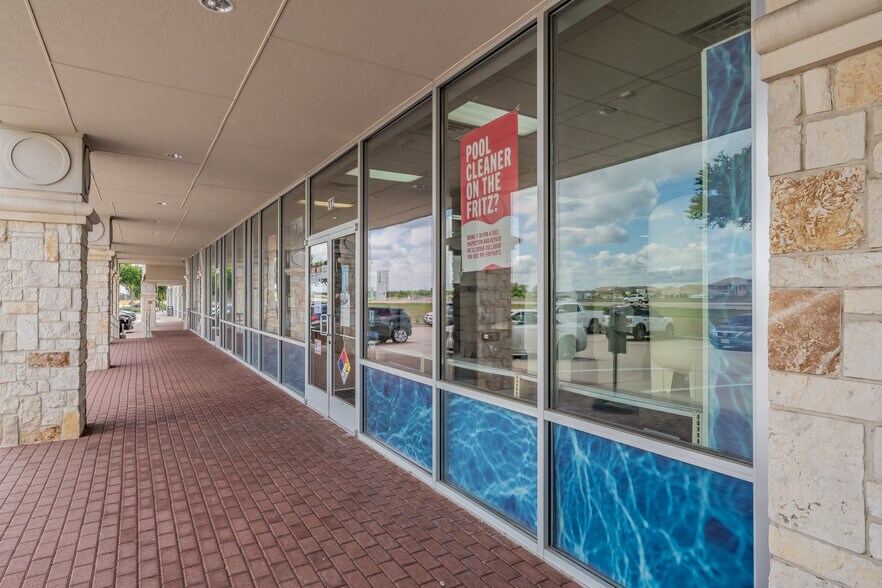 More Photos Of 401 W President George Bush Fwy, Richardson Unknown For Lease