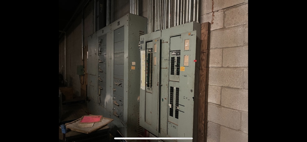 More Photos Of 1206 25th St E, Hibbing Warehouse For Sale