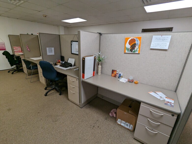 More Photos Of 222 W Main St, Belleville Medical For Sale