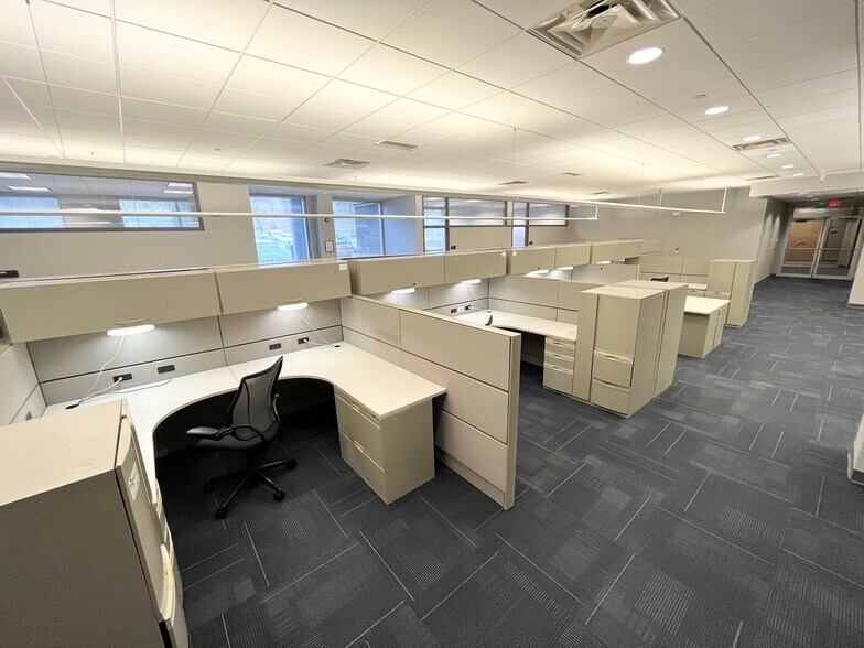 More Photos Of 501 Technology Dr, Canonsburg Office For Lease