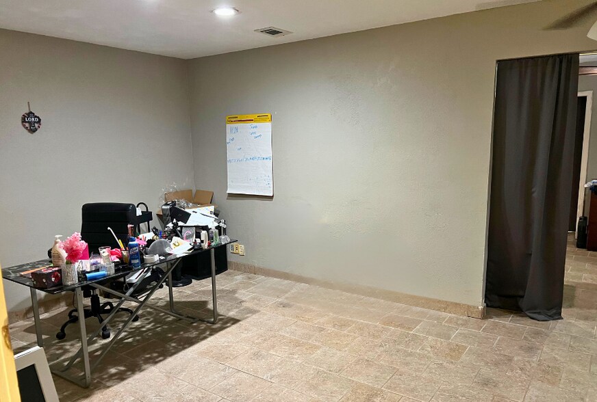 More Photos Of 5110 Crane St, Houston Flex For Sale