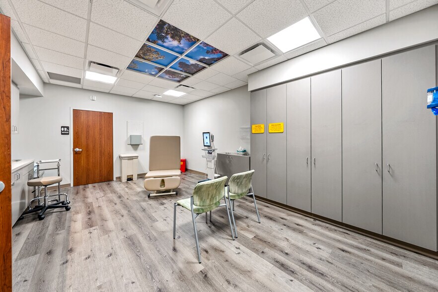 More Photos Of 1879 Williams Hwy, Grants Pass Medical For Sale