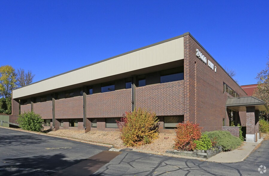 More Photos Of 24000 Hwy 7, Shorewood Office For Lease