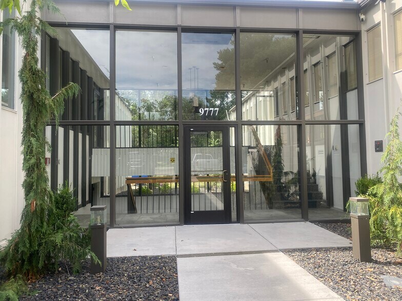 More Photos Of 9777 W Chinden Blvd, Garden City Office For Lease