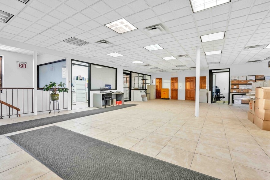 More Photos Of 4557 Bell Blvd, Bayside Medical For Lease