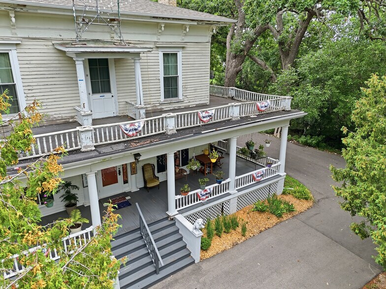 More Photos Of 2200 W Memorial Dr, Janesville Hospitality For Sale