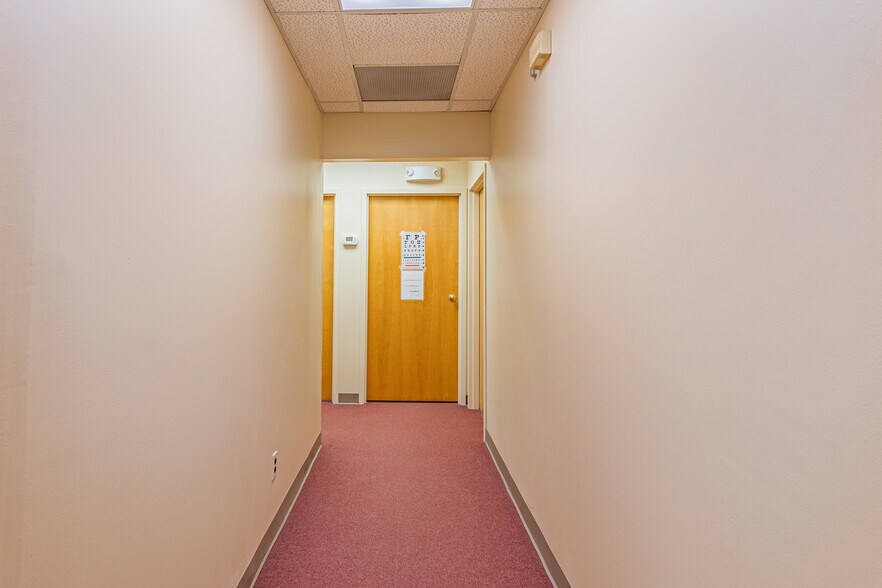 More Photos Of 35-37 Progress St, Edison Medical For Sale