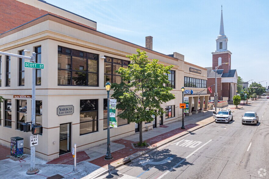 More Photos Of 58 E Clinton St, Joliet Office For Lease