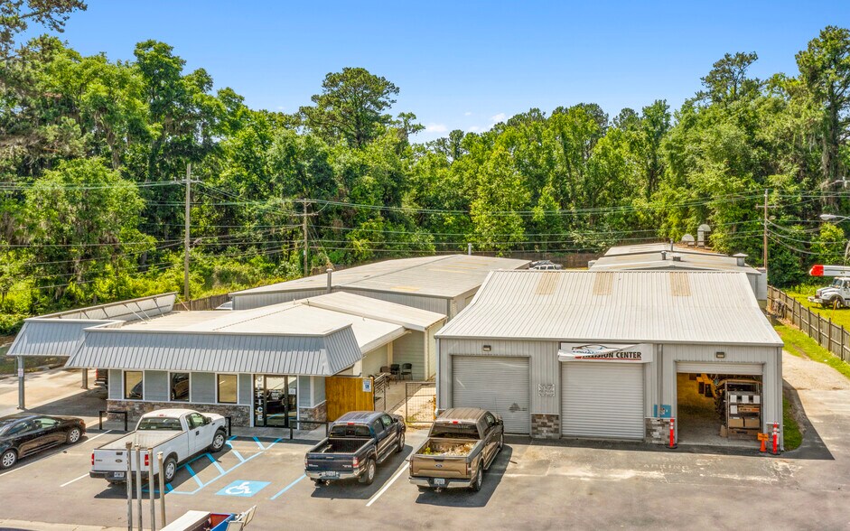More Photos Of 329 E Montgomery Cross Rd, Savannah Convenience Store For Sale