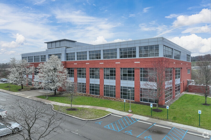 More Photos Of 300 Allegheny Dr, Warrendale Office For Lease