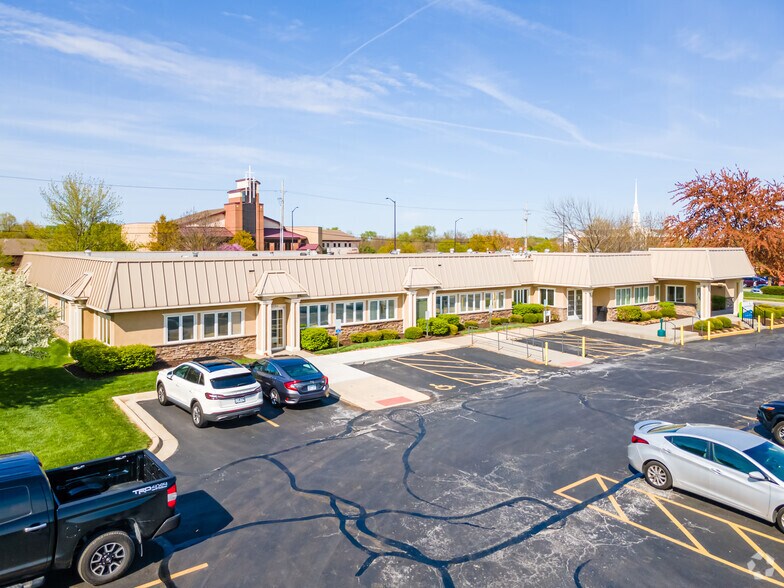 More Photos Of 8700-8706 Bourgade St, Lenexa Medical For Sale