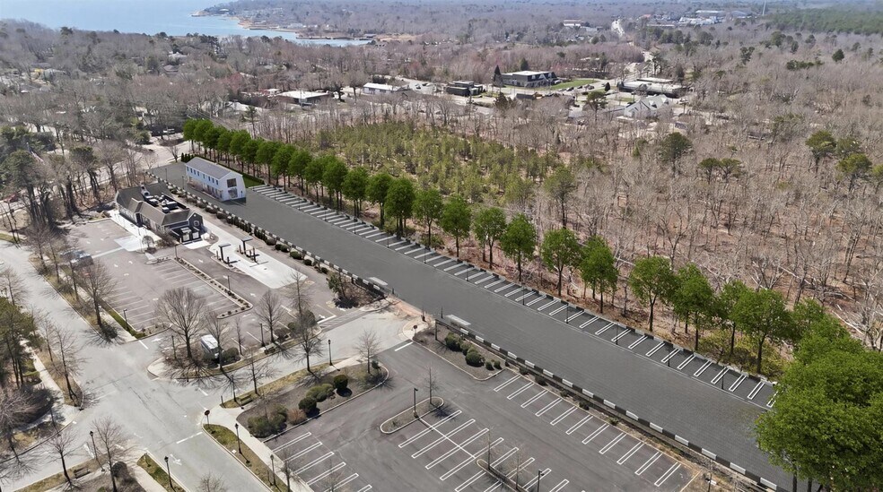 More Photos Of 200 W Montauk Hwy, Hampton Bays Freestanding For Lease